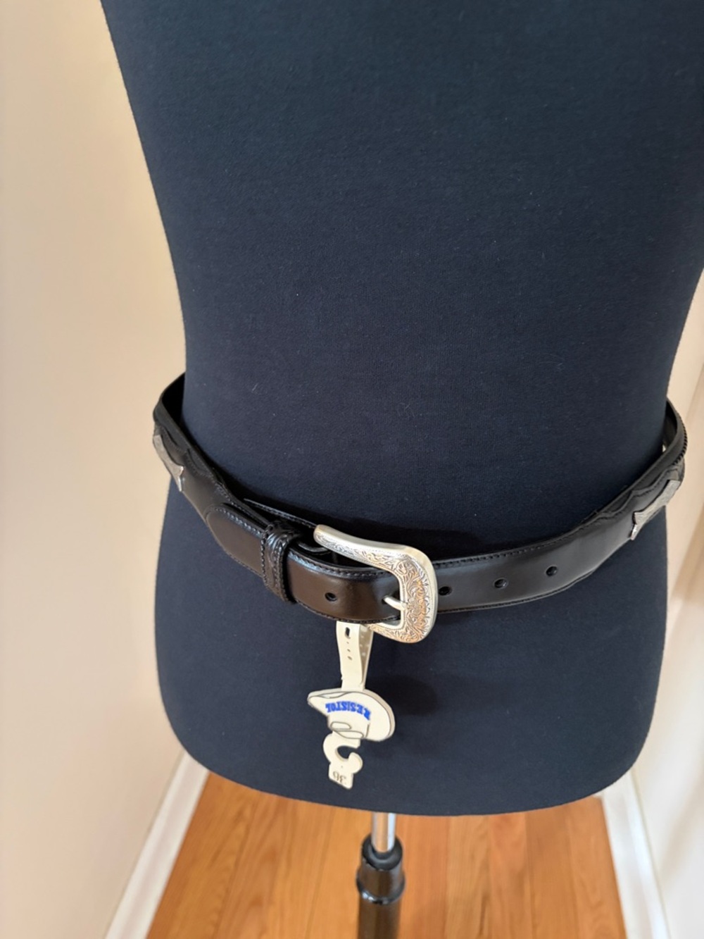 Men's Black Leather Belt with Engraved Silver Western Buckle - Picture 2 of 5